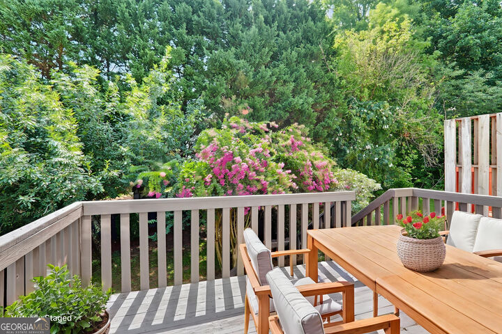 Property Photo:  1621 Indian Way  GA 30040 