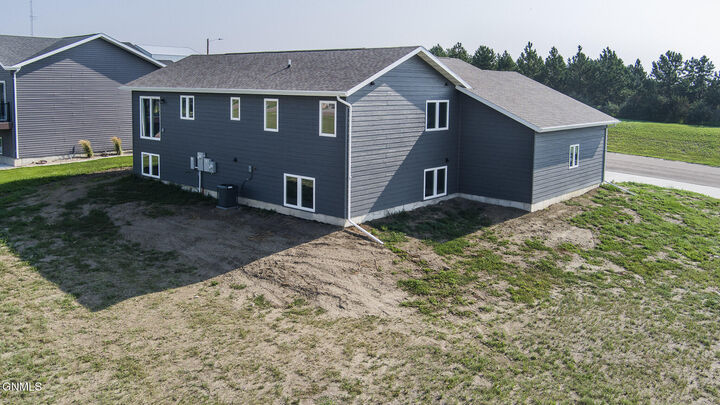 Property Photo: 1709 Blackstone Loop E ND 58523