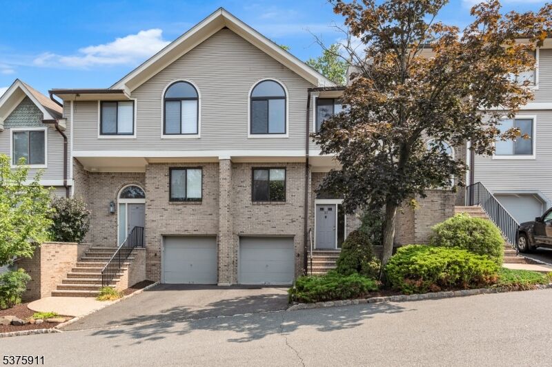 Property Photo:  23 Mount Vernon Sq 23  NJ 07044 