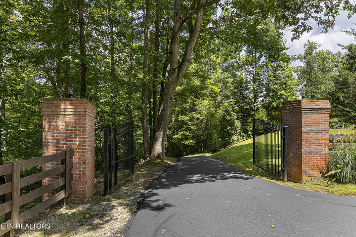 Property Photo: 970 Cave Creek Rd TN 37774