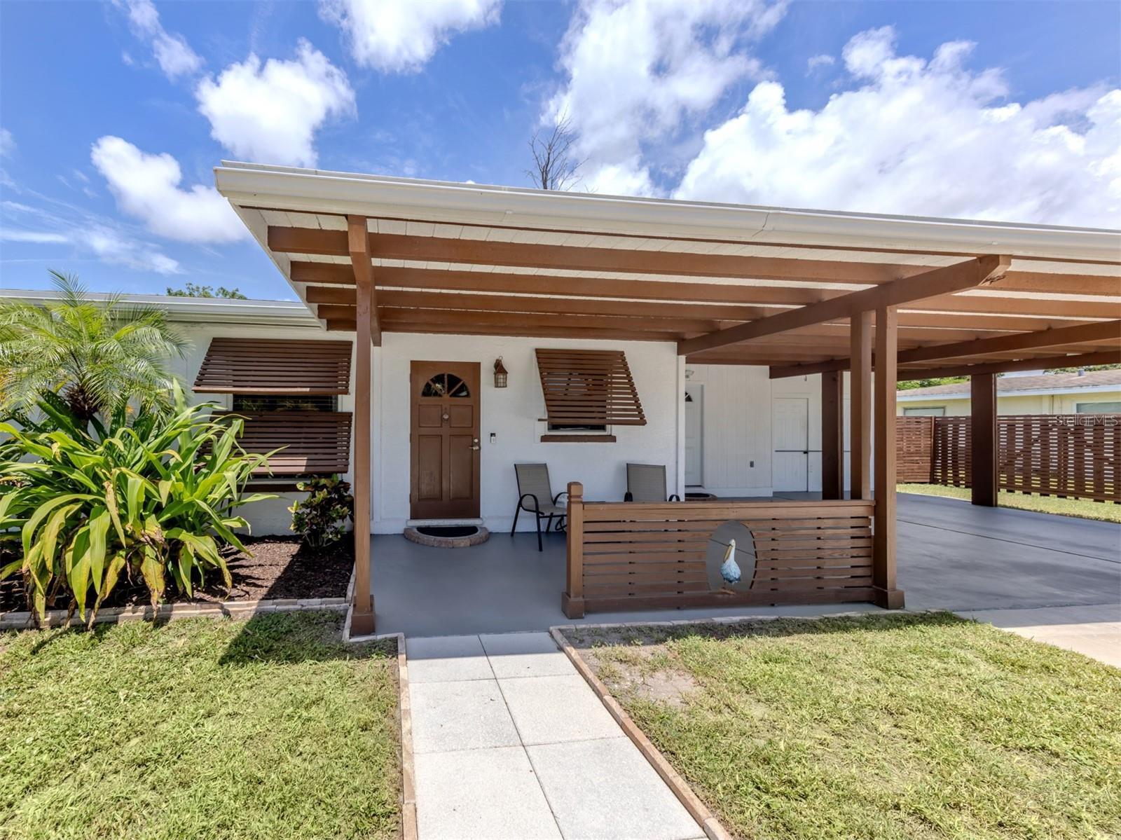 Property Photo:  837 Laurel Avenue  FL 34285 