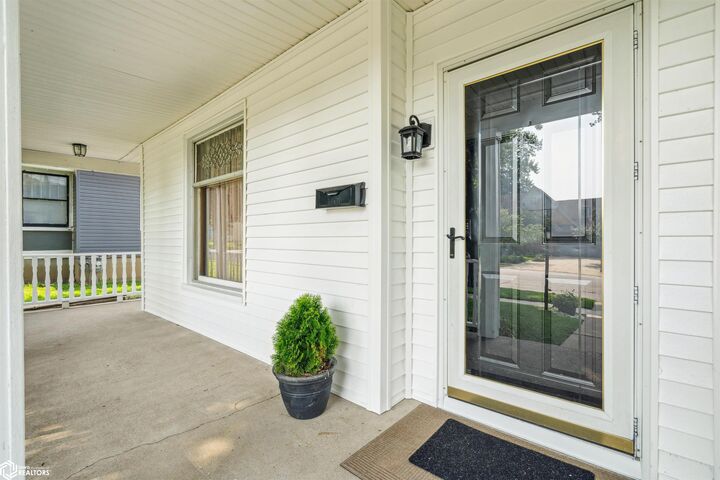Property Photo: 1411 N 7th Street IA 52601