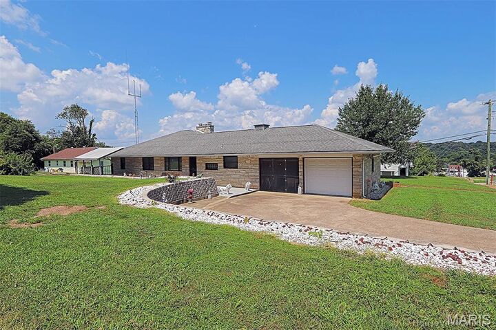 305 Third Street  Marble Hill MO 63764 photo