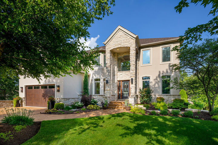 Property Photo: 175 Braeburn Court IL 60137