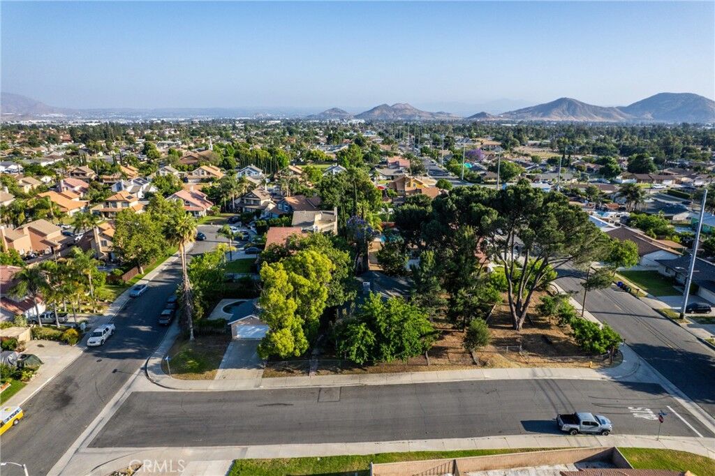 Property Photo: 751 S Linden Avenue CA 92316