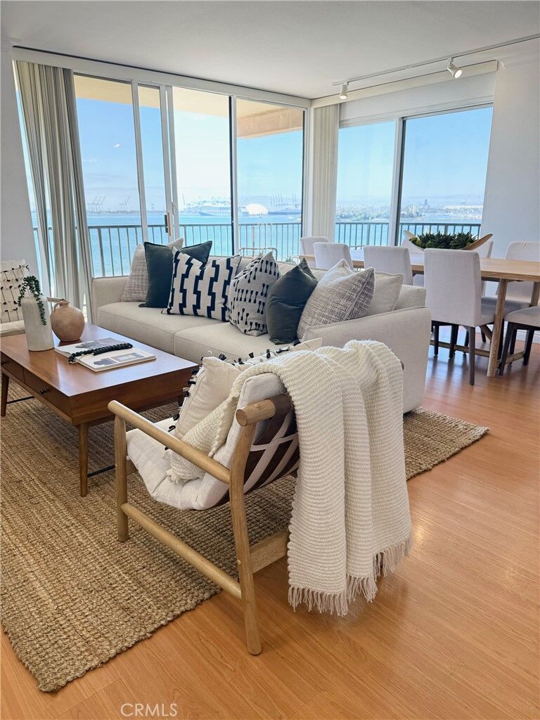 Property Photo:  1750 E Ocean Boulevard 213  CA 90802 