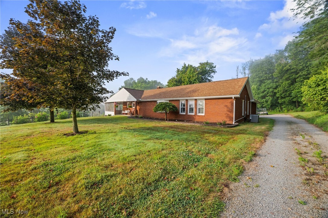 Property Photo:  1915 State Route 344  OH 44460 