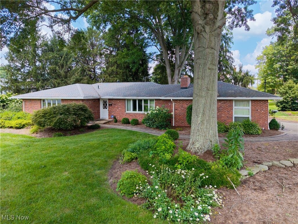 Property Photo:  205 E 5th Street  WV 26187