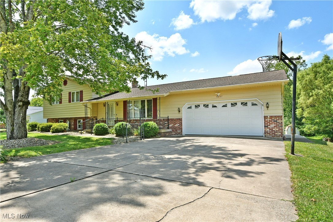 5207 Pierce Road NW  Warren OH 44481 photo