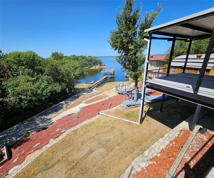 Property Photo:  411 N Lake Shore Circle  TX 76426 