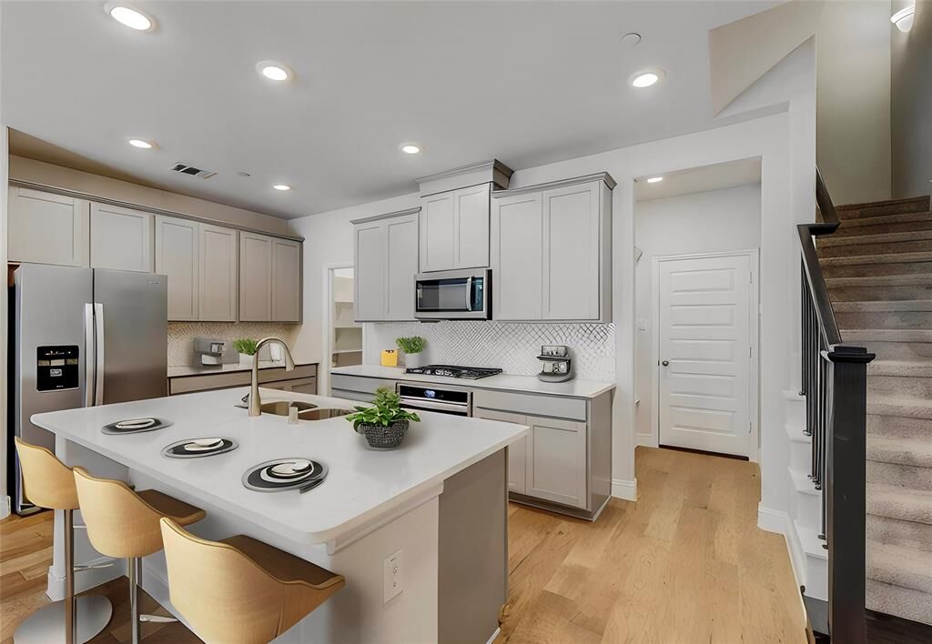 Property Photo: 333 Blackthorne Drive TX 75074