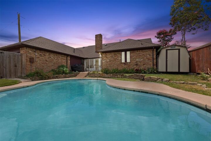 Property Photo: 2411 Briarcliff Drive TX 75062
