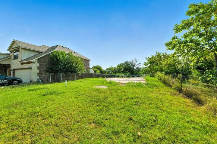 Photo de la propriété:  630 N Irving Heights Drive  TX 75061 