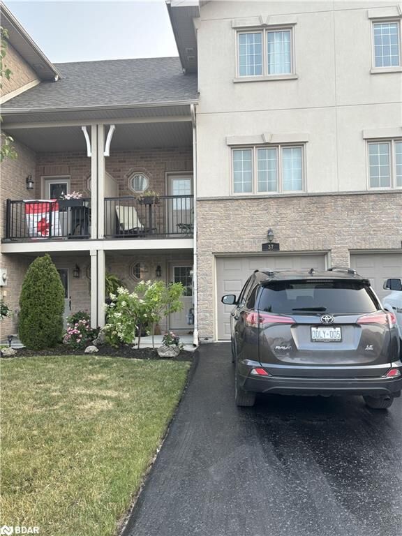 Property Photo: 175 Stanley Street Street 37 ON L4M 0G2