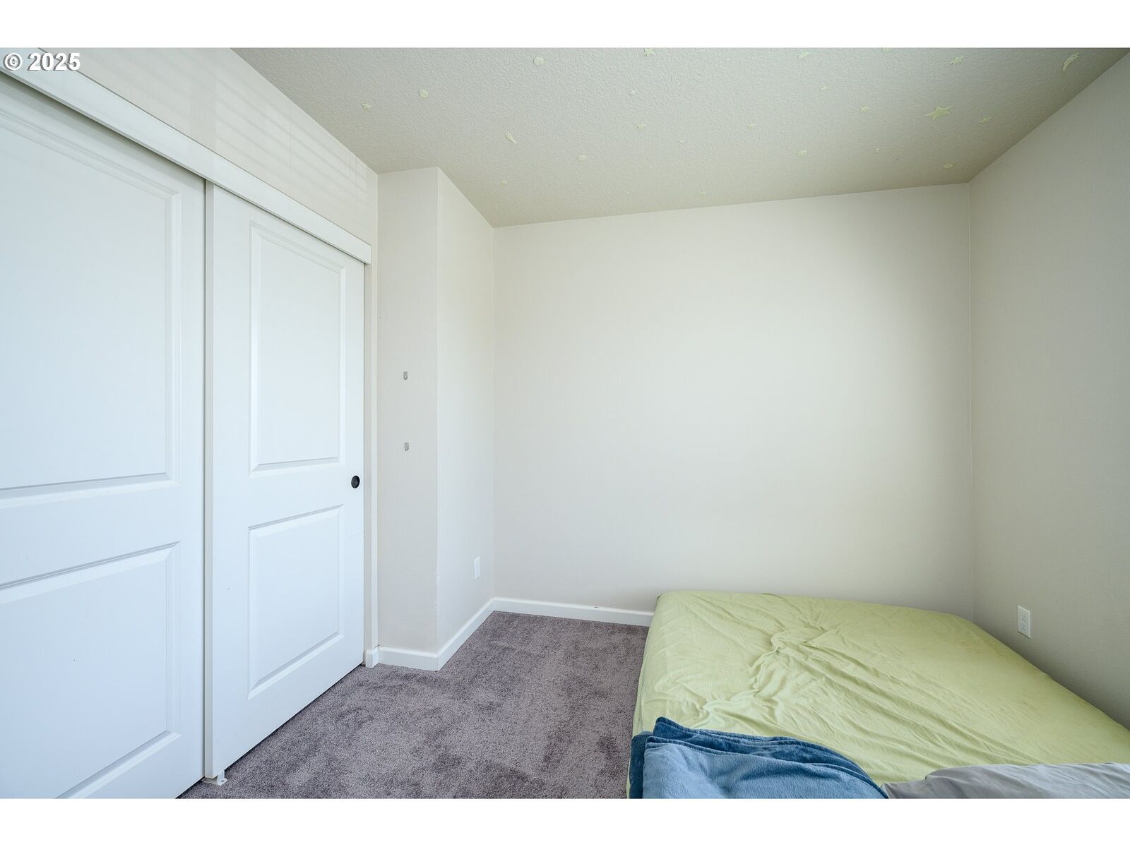 Property Photo:  413 NW Pacific Hills Dr  OR 97396 