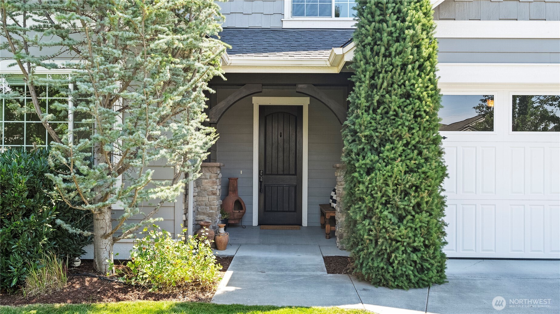 Property Photo:  441  Reserve Way  WA 99362 