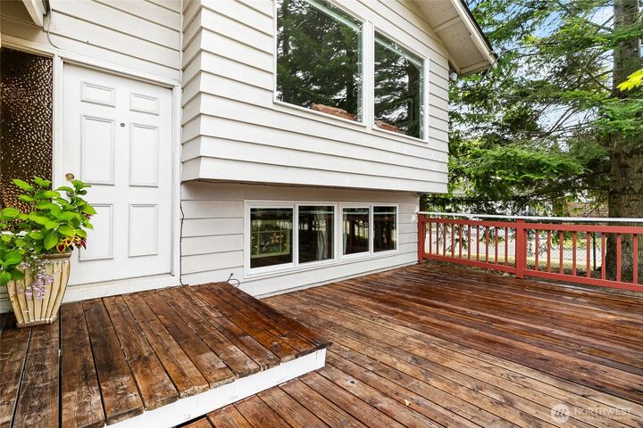 Property Photo:  1611  30th Street  WA 98225 