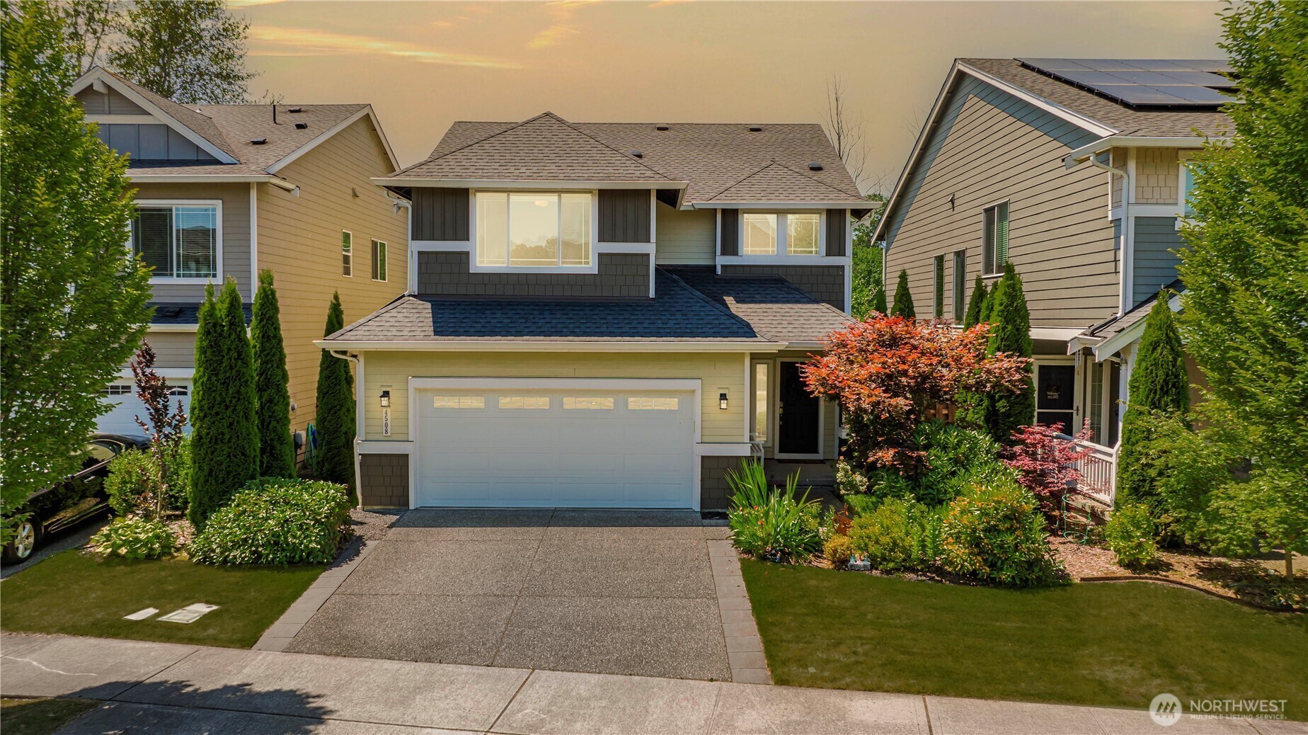 Property Photo:  4508  29th Avenue SE  WA 98203 