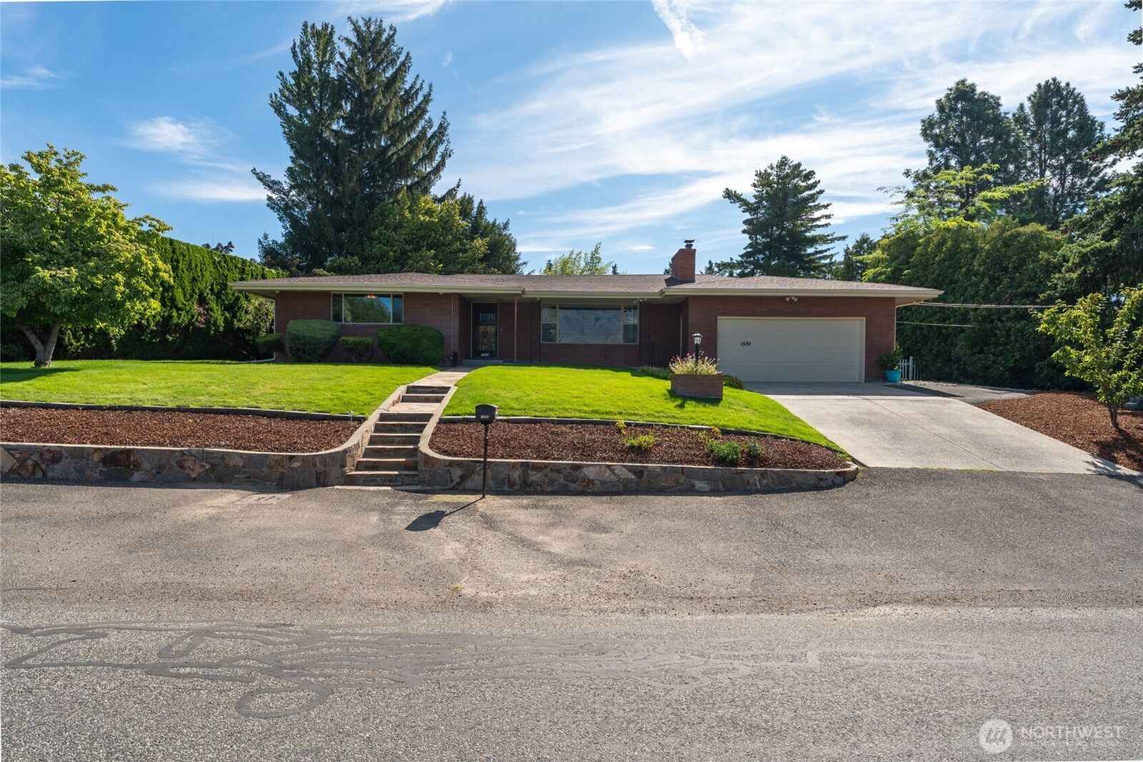 Property Photo:  1589 N Ashland Avenue  WA 98802 
