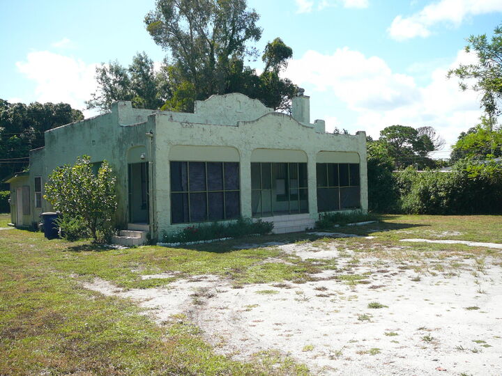 Property Photo: 2926 Sunrise Boulevard FL 34982