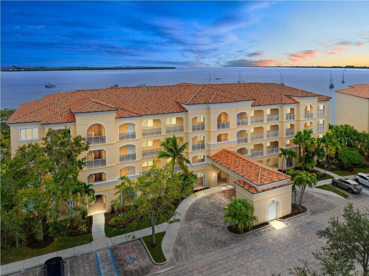 Property Photo: 29 Harbour Isle Drive 203 FL 34949