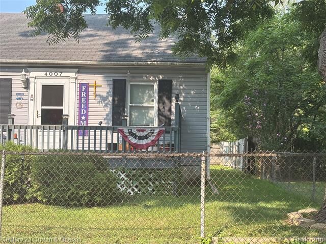 Property Photo: 4007 Coggins Avenue MI 48506