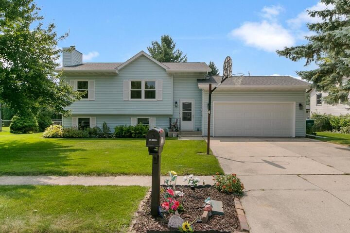 1131 Salem Drive  Edgerton WI 53534 photo
