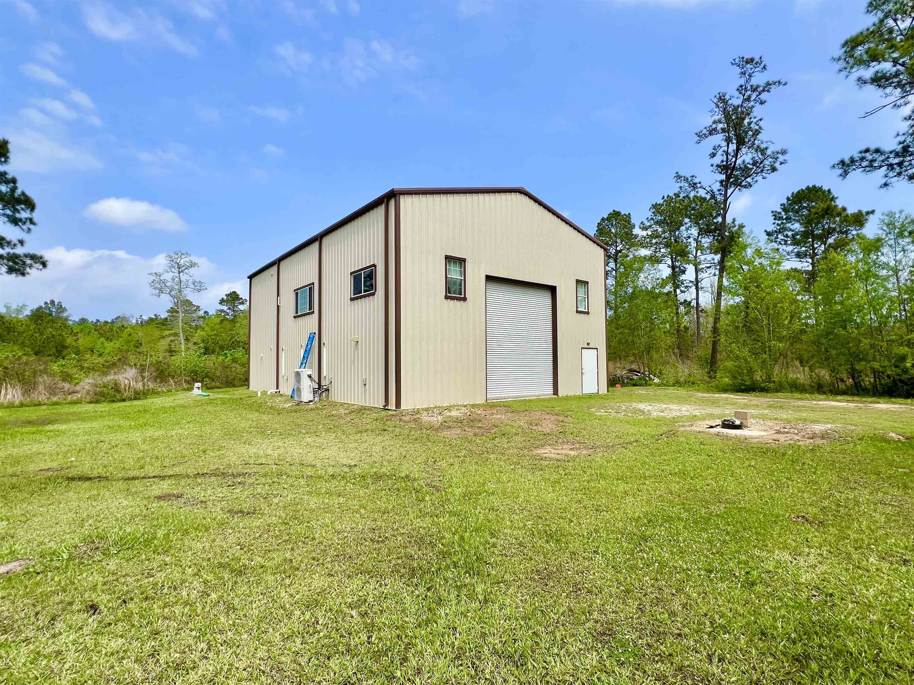 Property Photo: 6511 E Grigsby TX 77662