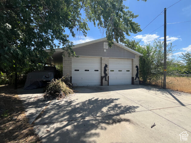 Property Photo: 772 E 8270 S UT 84094