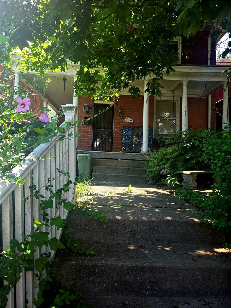 Property Photo:  110 Fulton Pl  PA 15210 