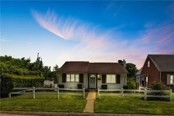 Property Photo: 606 Marion Ave PA 15144