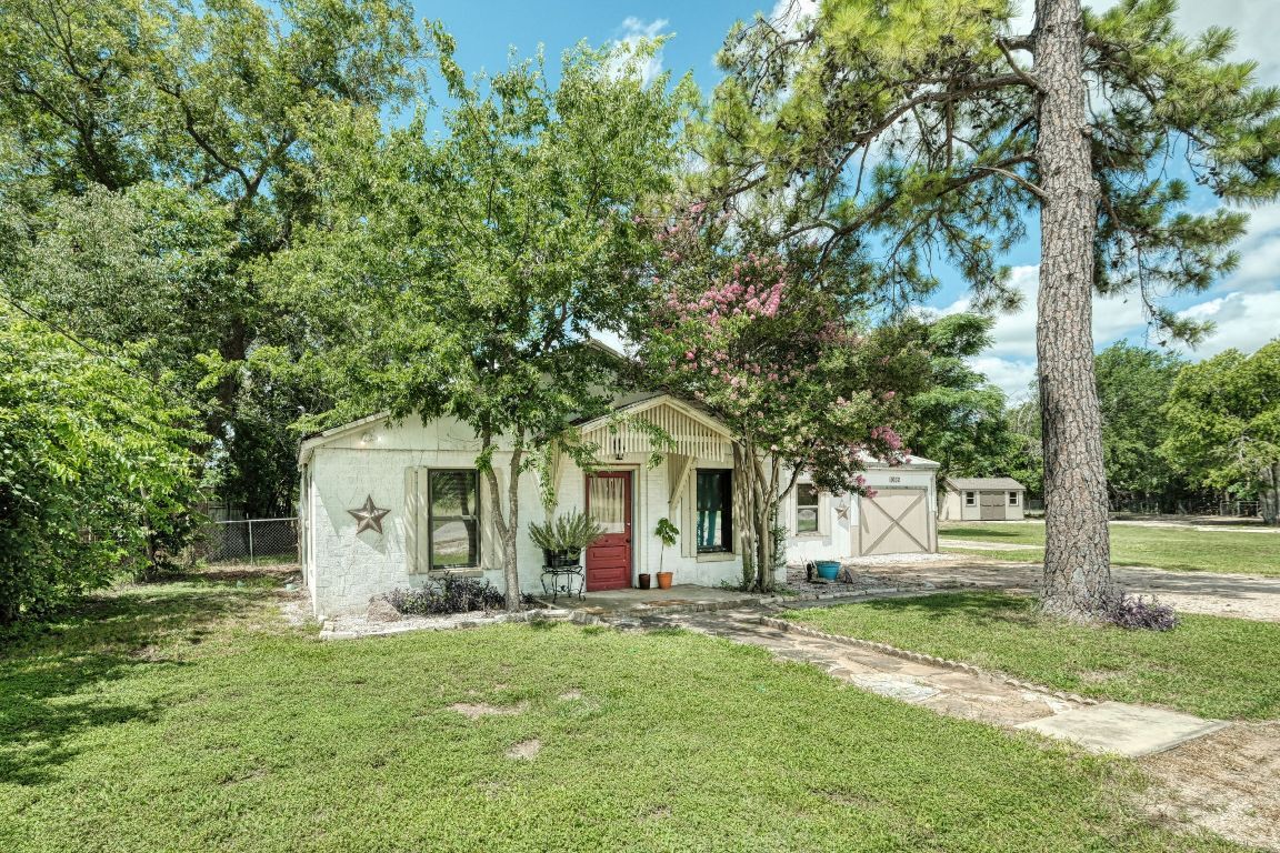 Property Photo: 1032 County Road 340 TX 78611