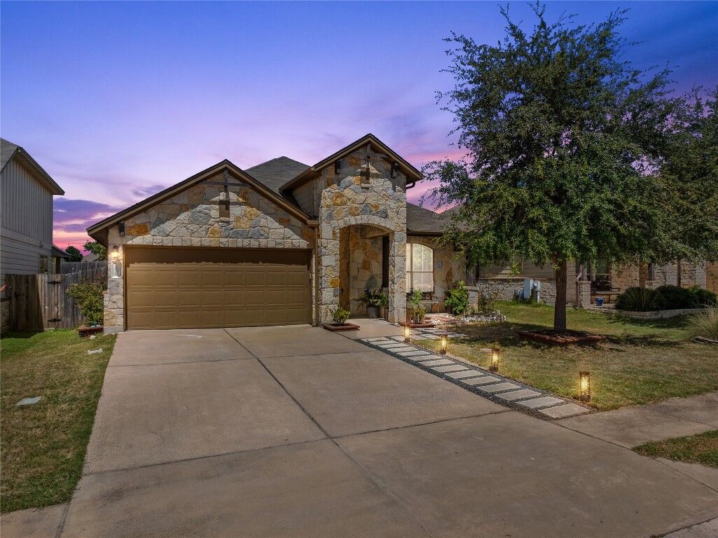 Property Photo: 13120 Olivers Way TX 78652