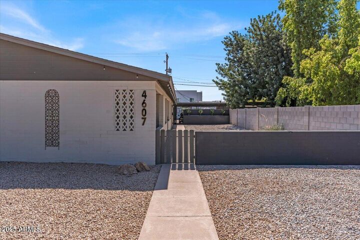 4607 N 12th Avenue  Phoenix AZ 85013 photo