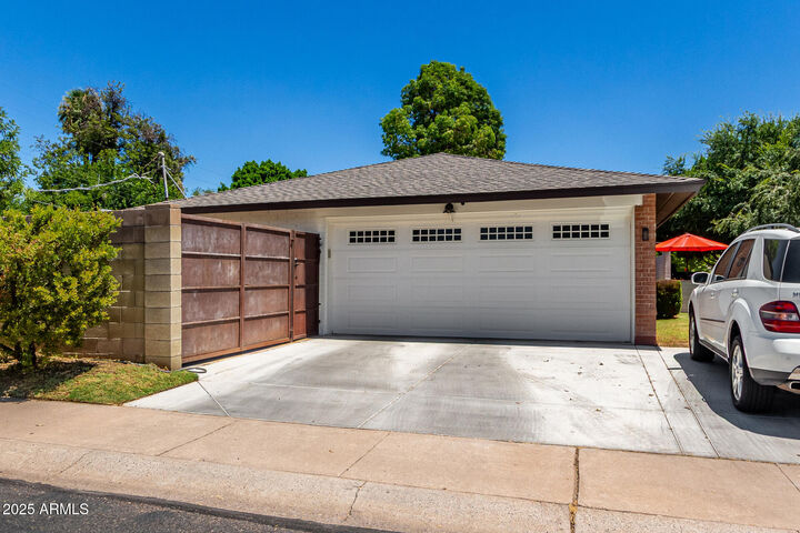 Property Photo:  1416 W Orchid Lane  AZ 85021 