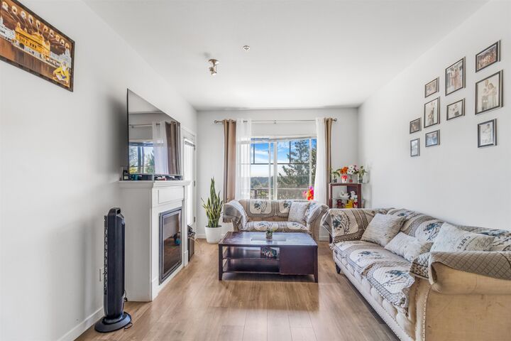 Property Photo:  22290 North Ave Avenue 306  BC V2X 8Z8 