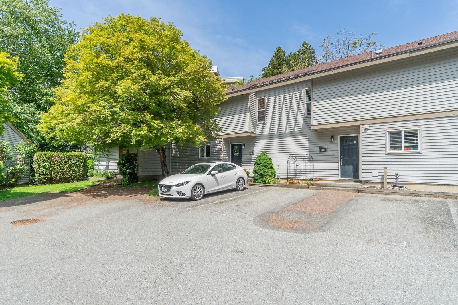 Photo de la propriété:  6229 E Greenside Drive  BC V3S 5M8 