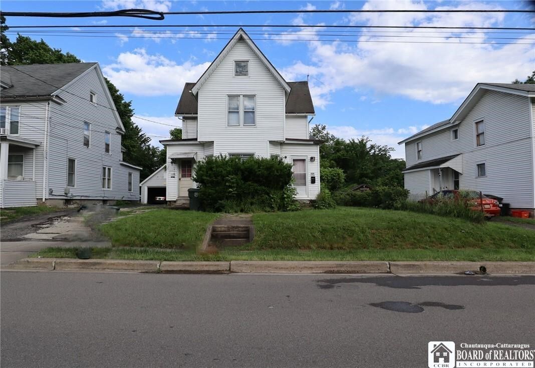 Property Photo:  520 Crescent Street  NY 14701 