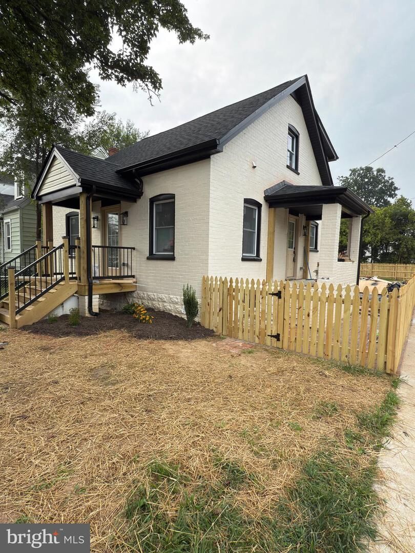 Property Photo: 301 Liberty Avenue VA 22601