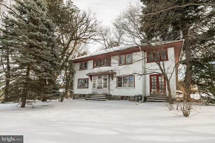 Property Photo: 431 N Hills Avenue PA 19038