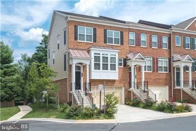 Property Photo: 2921 Chesham Street VA 22031