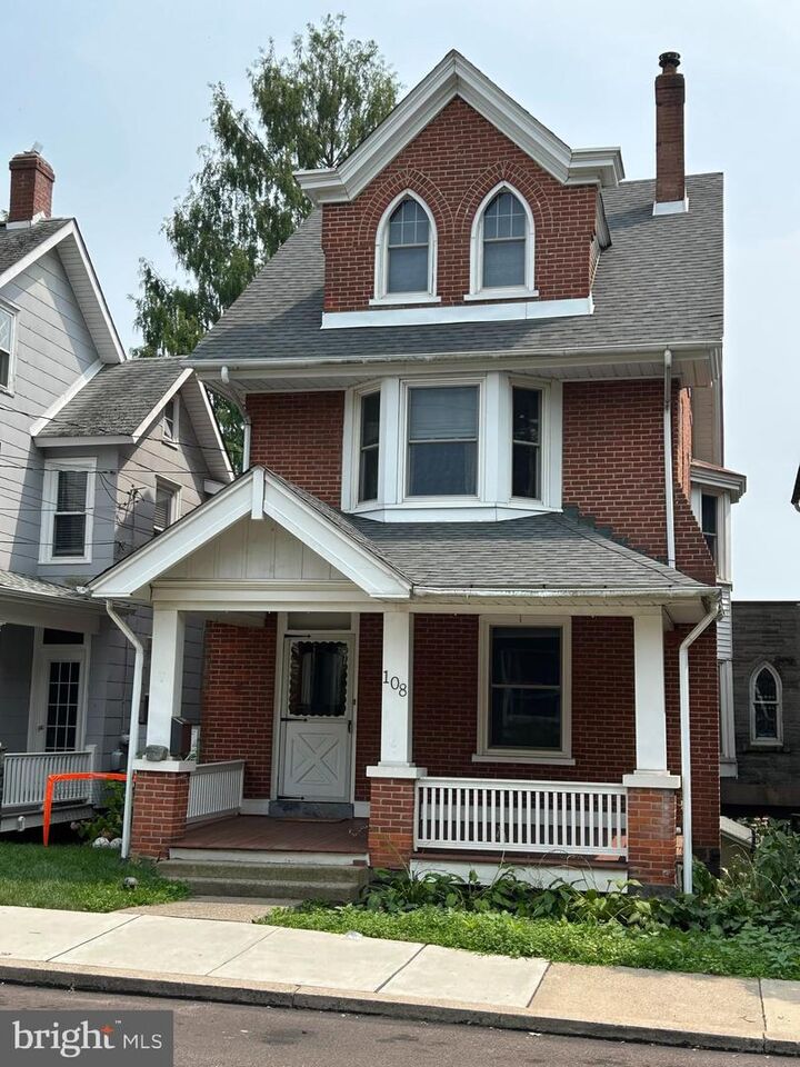 108 Green Street  Sellersville PA 18960 photo