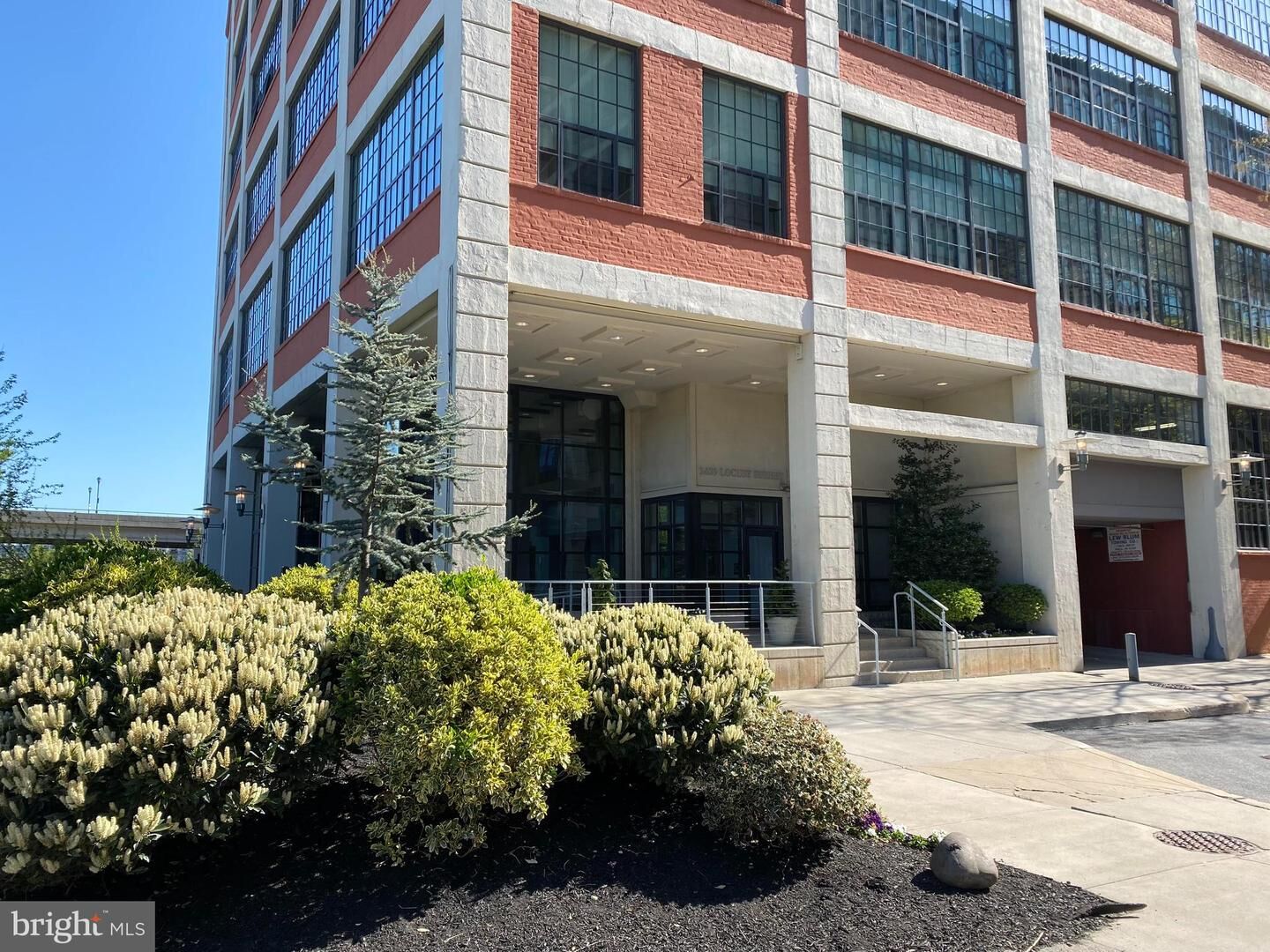 Property Photo: 2429 Locust Street 41 602 PA 19103