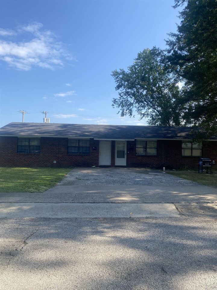 Property Photo: 37 &Amp 39 Blair 2020 Arkansas Ave., Conway AR 72058