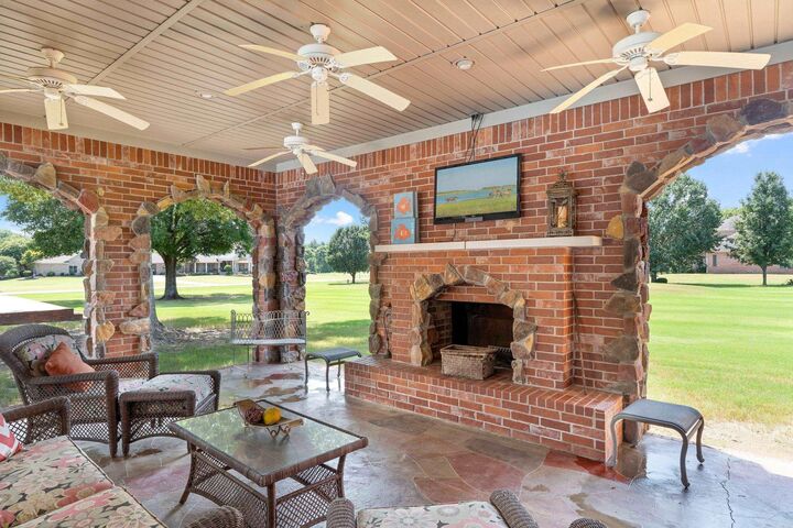 Property Photo: 5 Westin Drive AR 72034