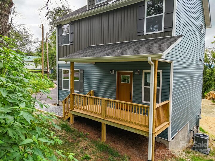 Property Photo: 396 Deaverview Road NC 28806
