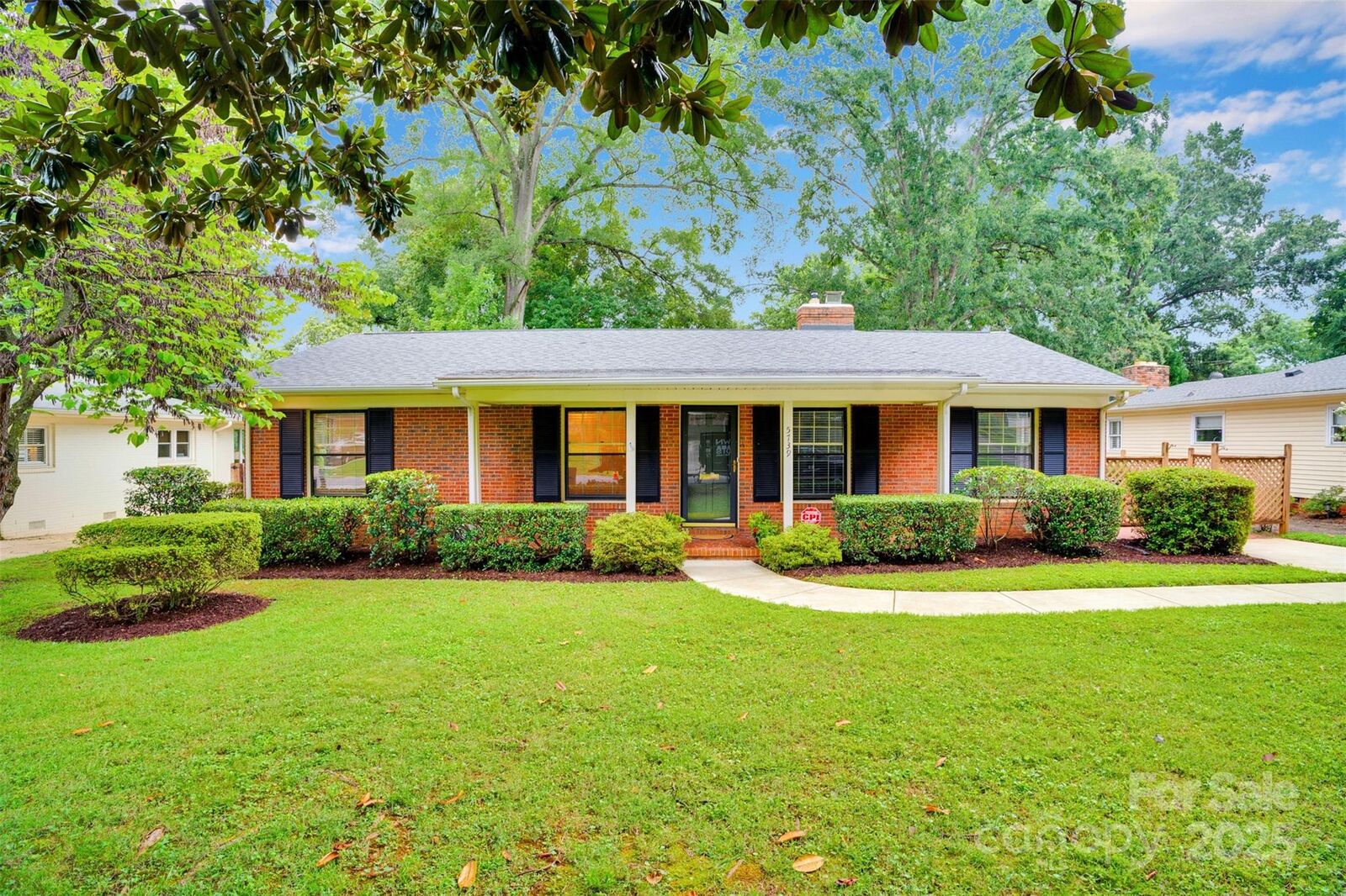 Property Photo: 5739 Murrayhill Road NC 28210