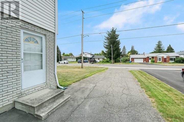 Property Photo: 2005 Boyer Road ON K1C 1R5