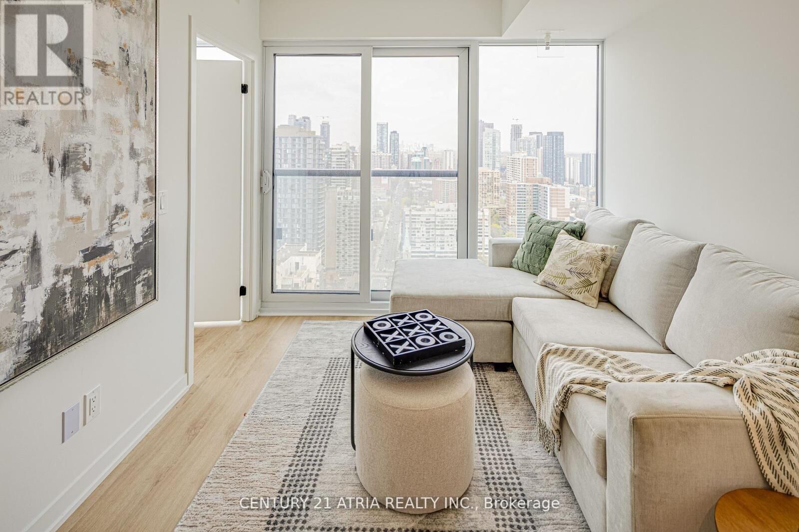 Property Photo:  319 Jarvis Street 3806  ON M5B 0C8 