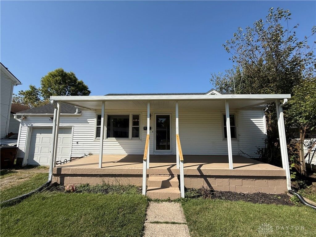 Property Photo: 1033 Victoria Avenue OH 45324